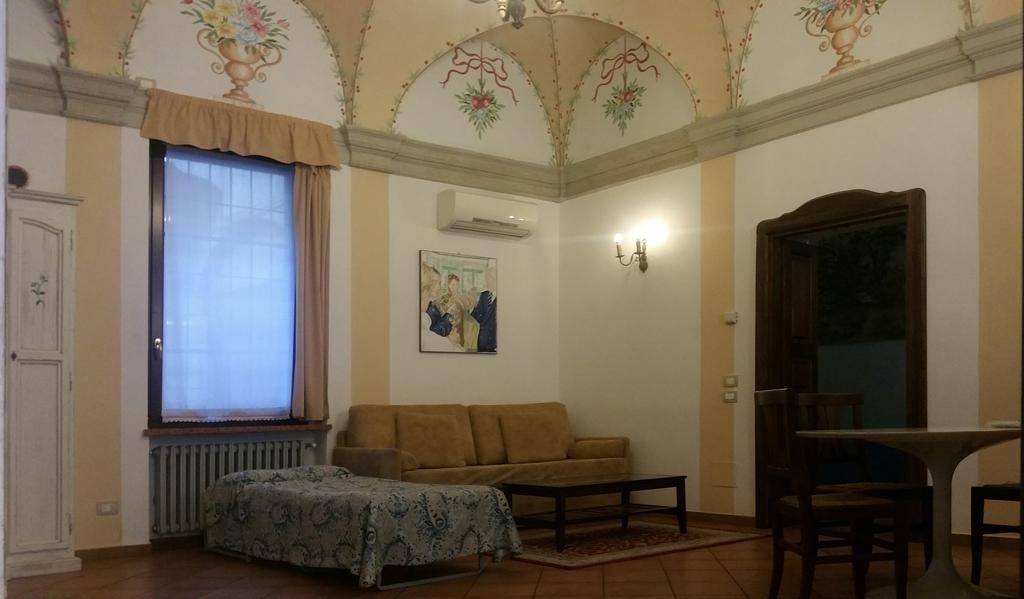 Palazzo Camozzini Apartments فيرونا الغرفة الصورة