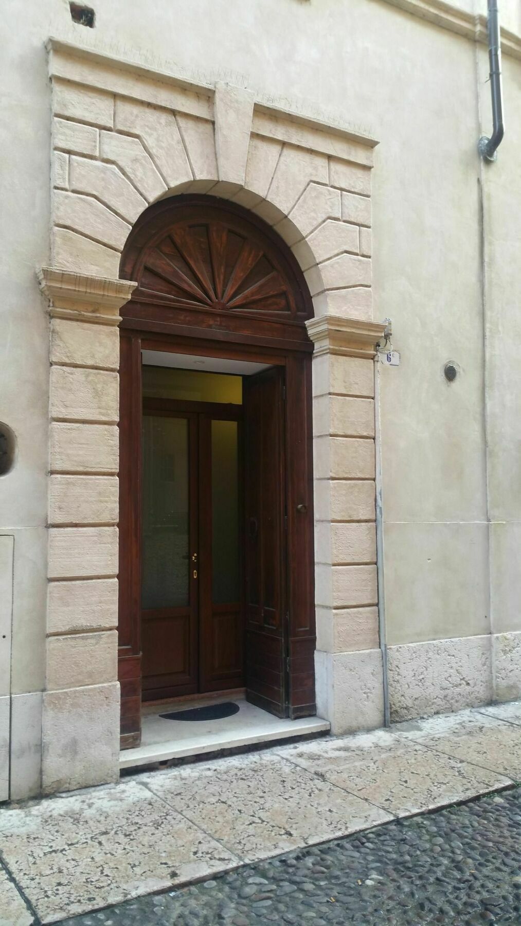 Palazzo Camozzini Apartments فيرونا المظهر الخارجي الصورة